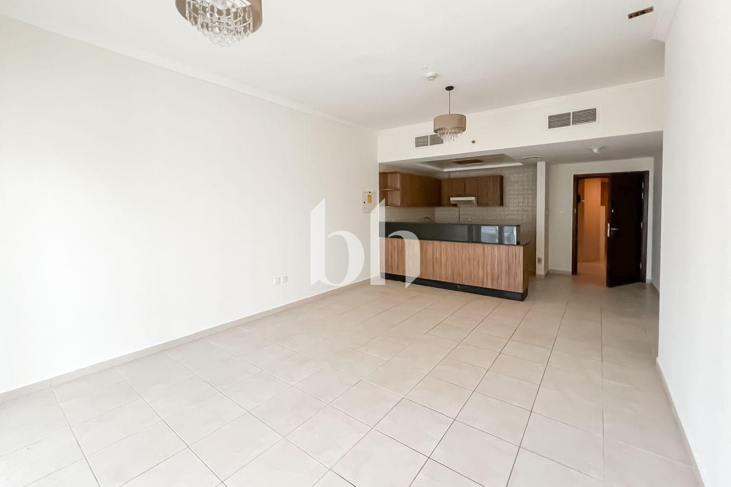 1 Bedroom Apartment in Burj Al Nujoom - photo 2