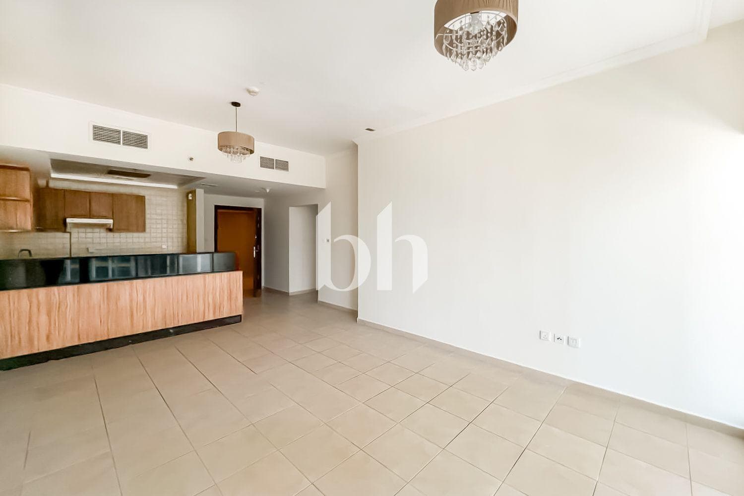 1 Bedroom Apartment in Burj Al Nujoom - photo 1