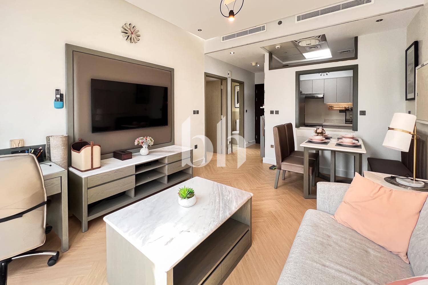1 Bedroom Apartment in Bellevue Tower 2