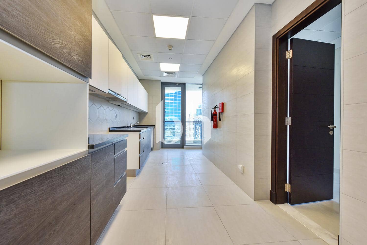3 Bedroom Apartment in Bahwan Tower Downtown - photo 2