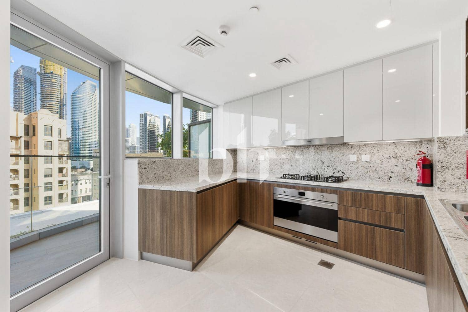 3 Bedroom Apartment in Imperial Avenue - photo 2