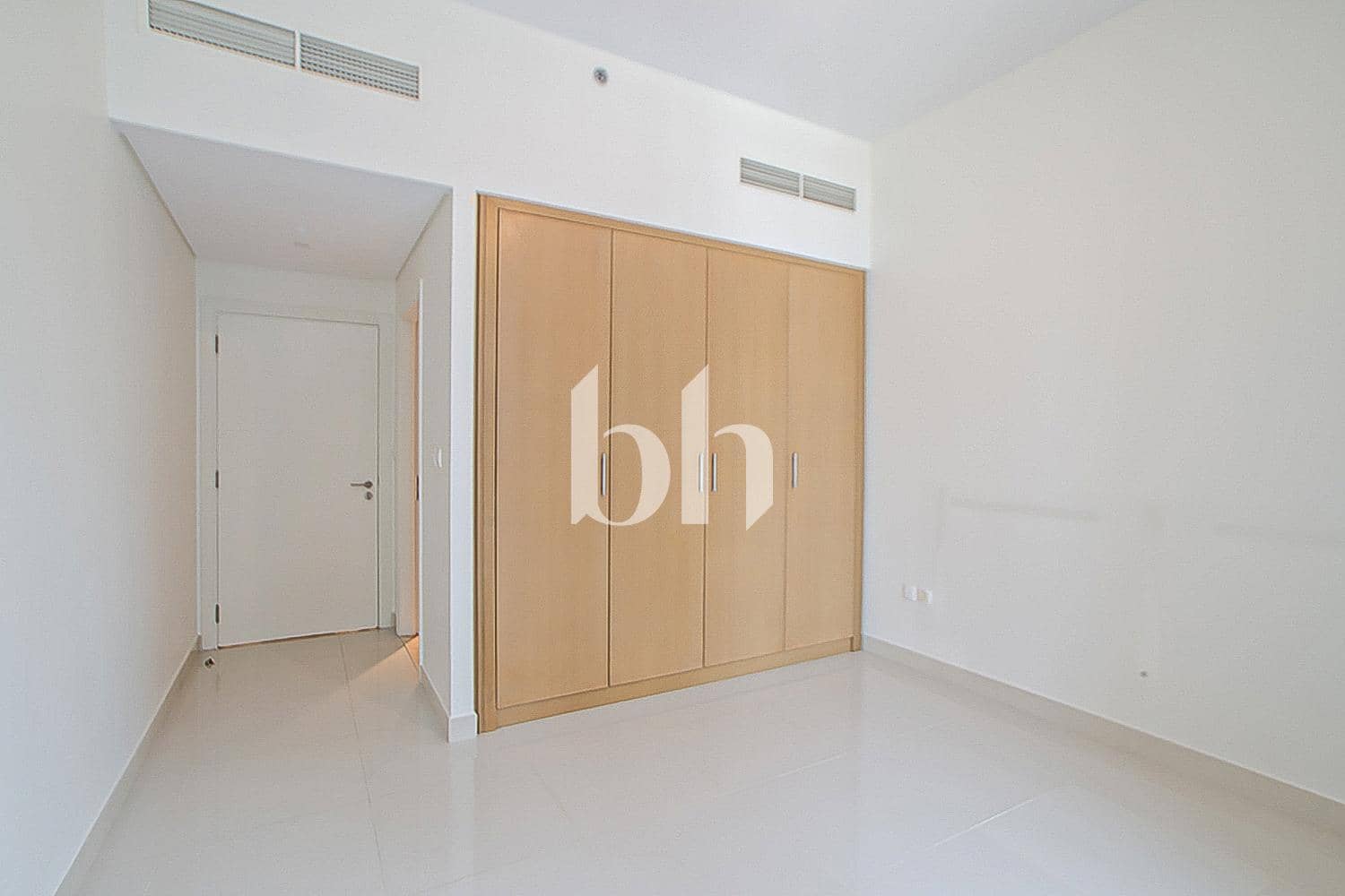 2 Bedroom Apartment in Boulevard Crescent Tower 1 - photo 1
