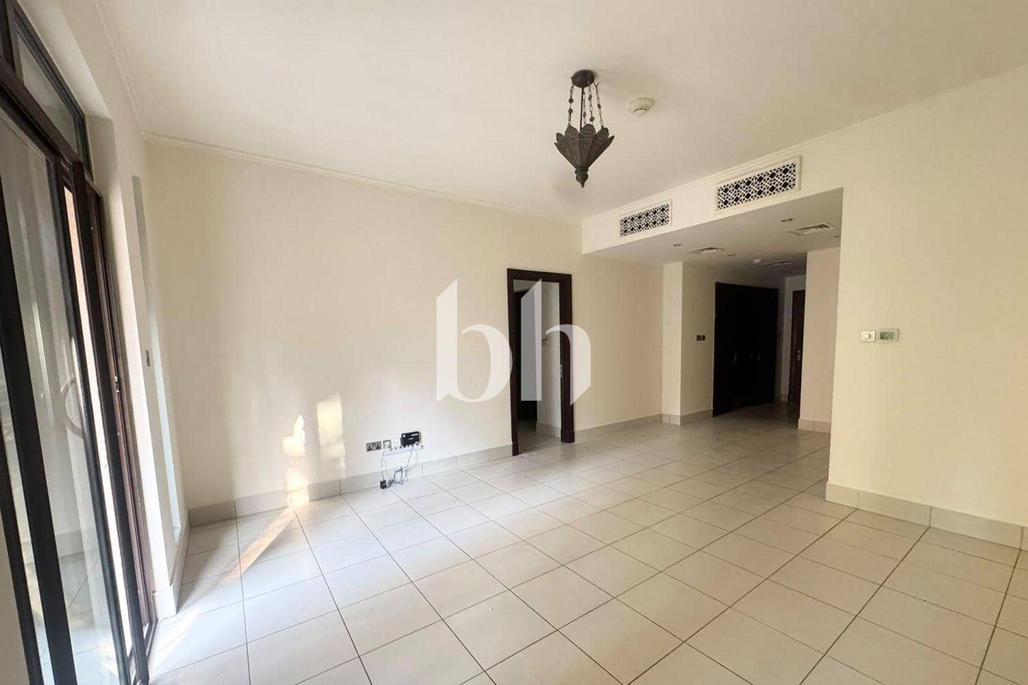 1 Bedroom Apartment in Reehan 4 - photo 2