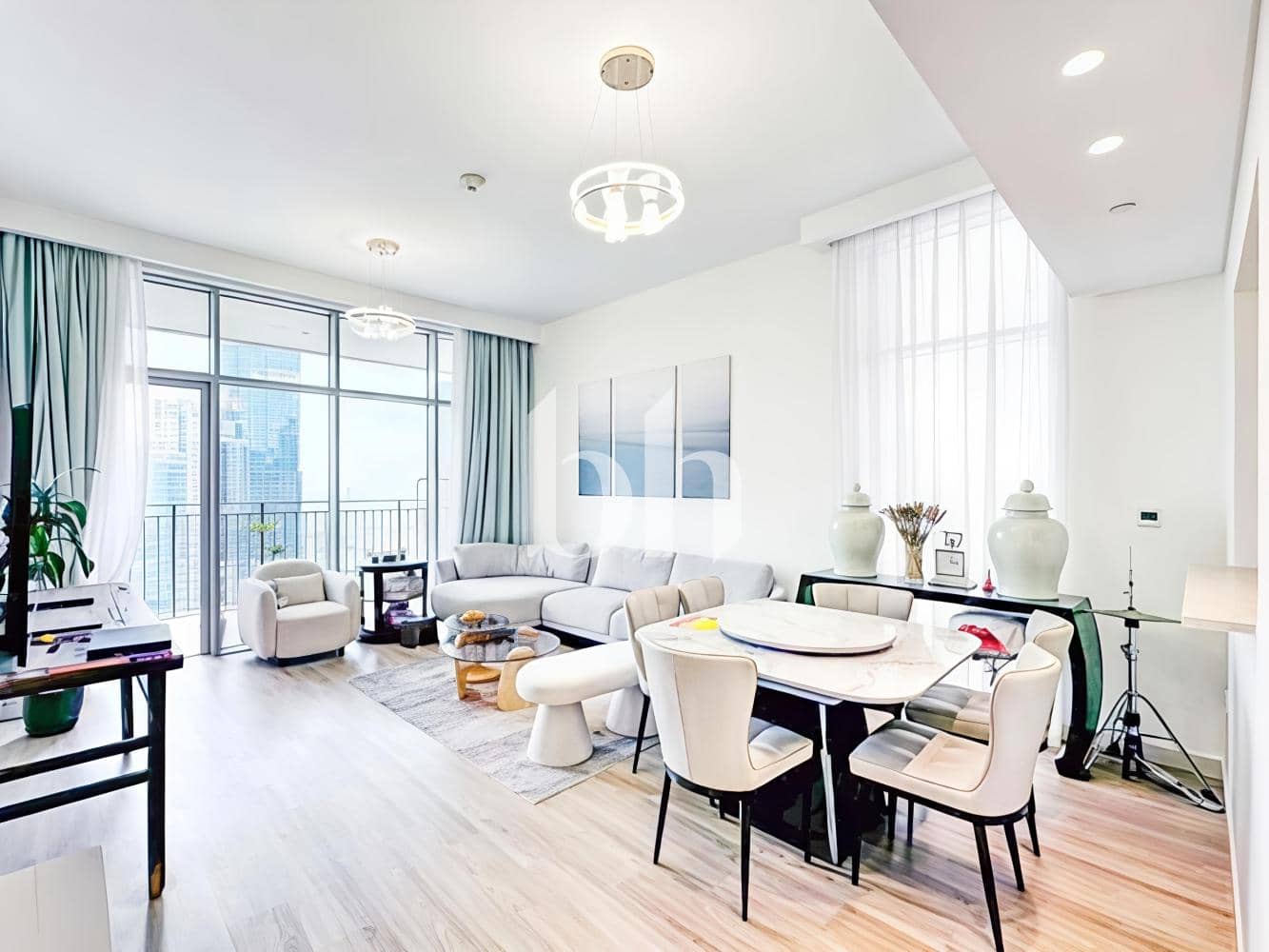 2 Bedroom Apartment in Boulevard Crescent Tower 1 - photo 1