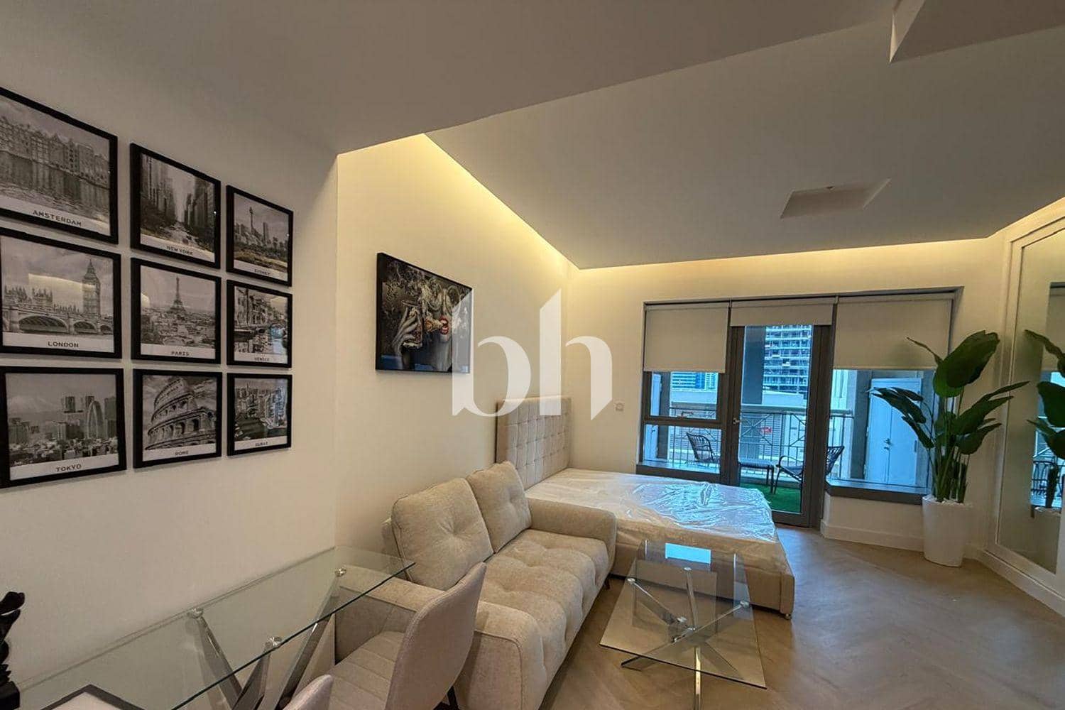 Studio Apartment in 29 Burj Boulevard Tower 2 - photo 2