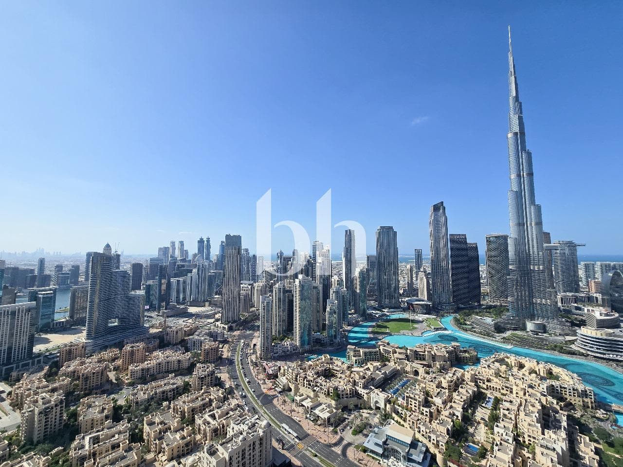 3 Bedroom Apartment in Burj Royale - photo 2