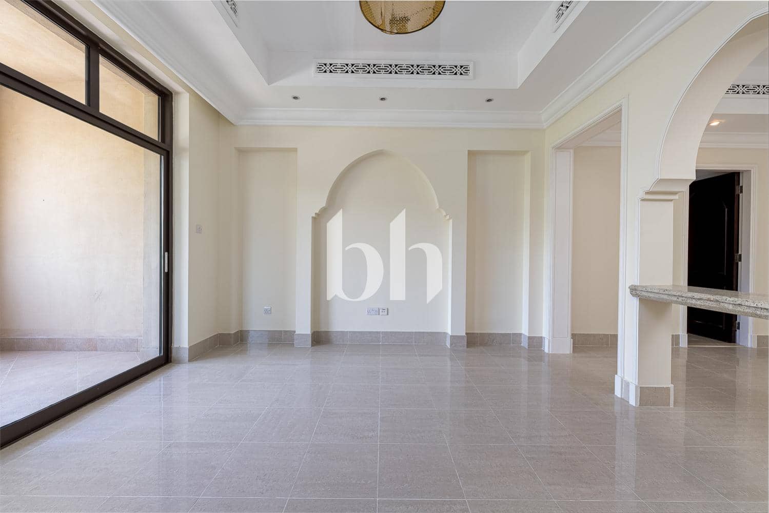 2 Bedroom Apartment in Tajer Residences - photo 2