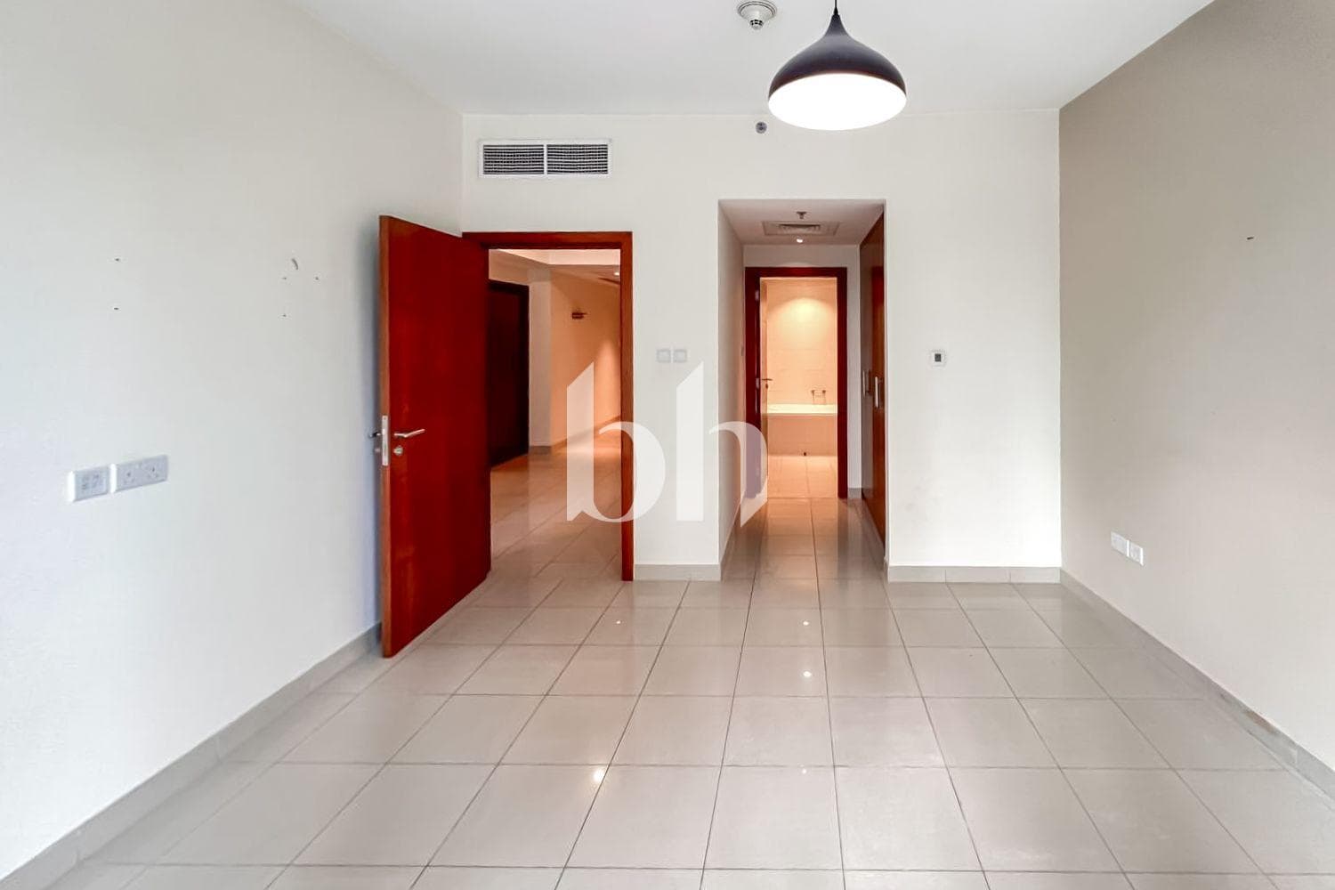 2 Bedroom Apartment in Standpoint Tower 1 - photo 2