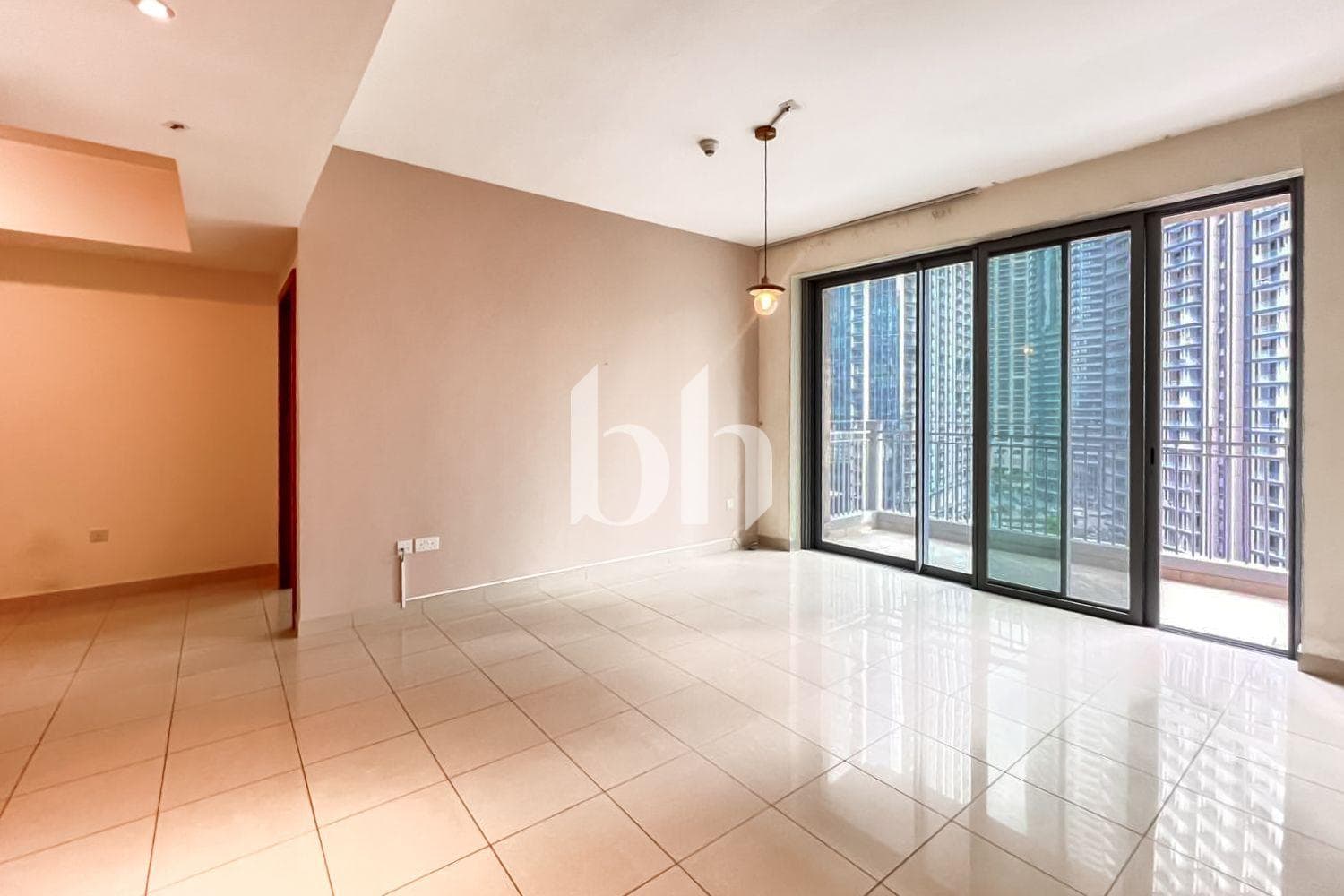 2 Bedroom Apartment in Standpoint Tower 1