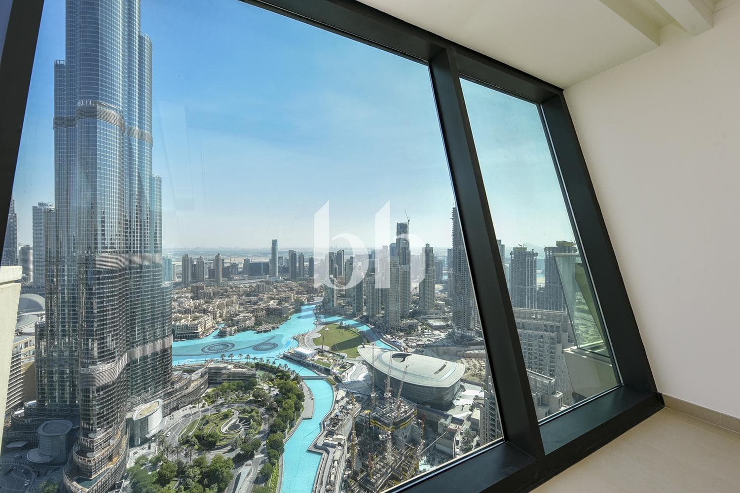 3 Bedroom Apartment in Burj Vista Tower 1 - photo 1