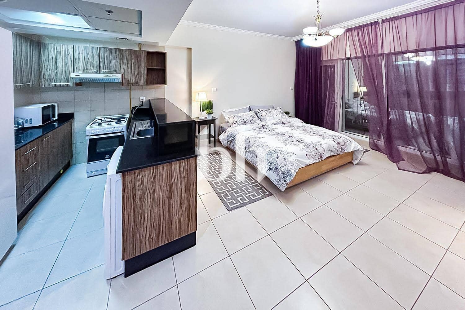 Studio Apartment in Burj Al Nujoom