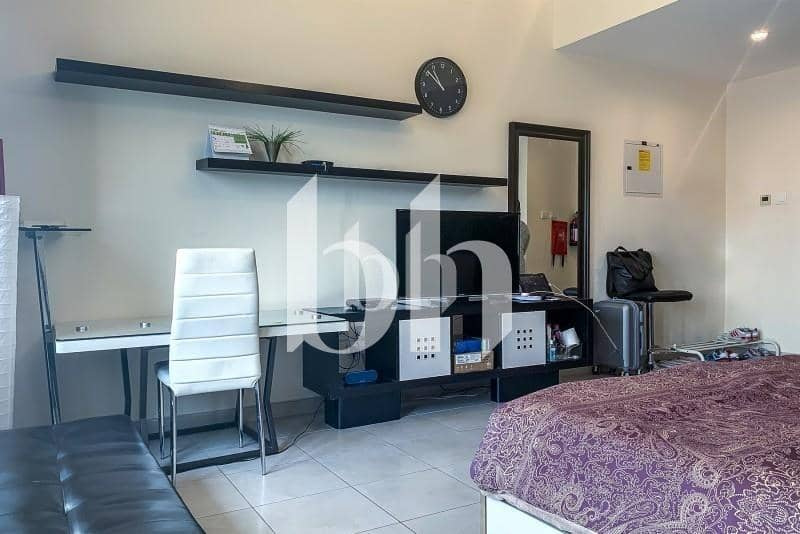 Studio Apartment in Burj Al Nujoom - photo 2