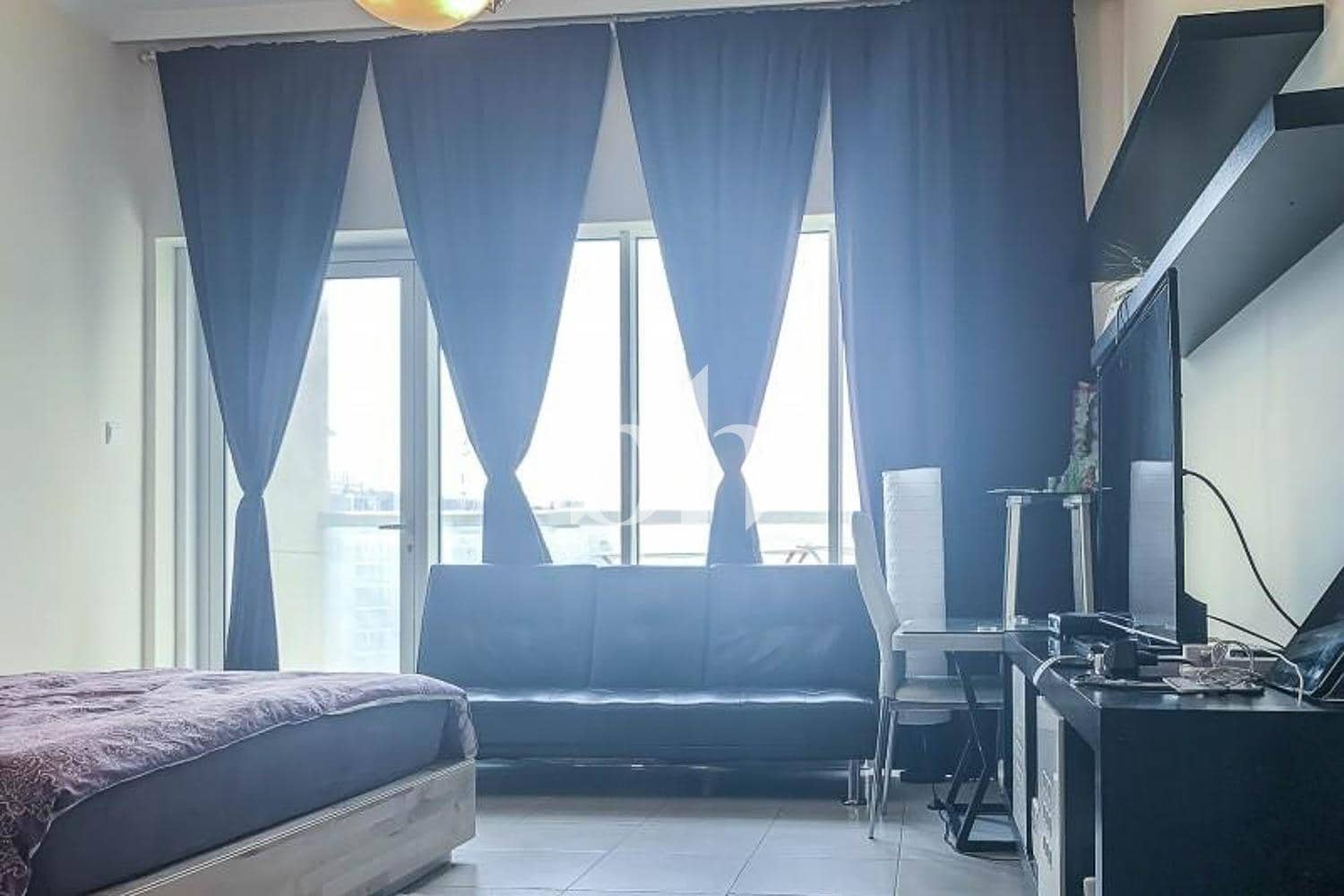 Studio Apartment in Burj Al Nujoom - photo 2