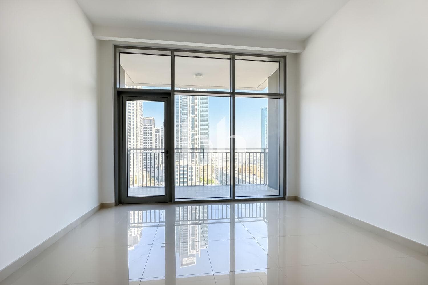 1 Bedroom Apartment in Boulevard Crescent Tower 1 - photo 2