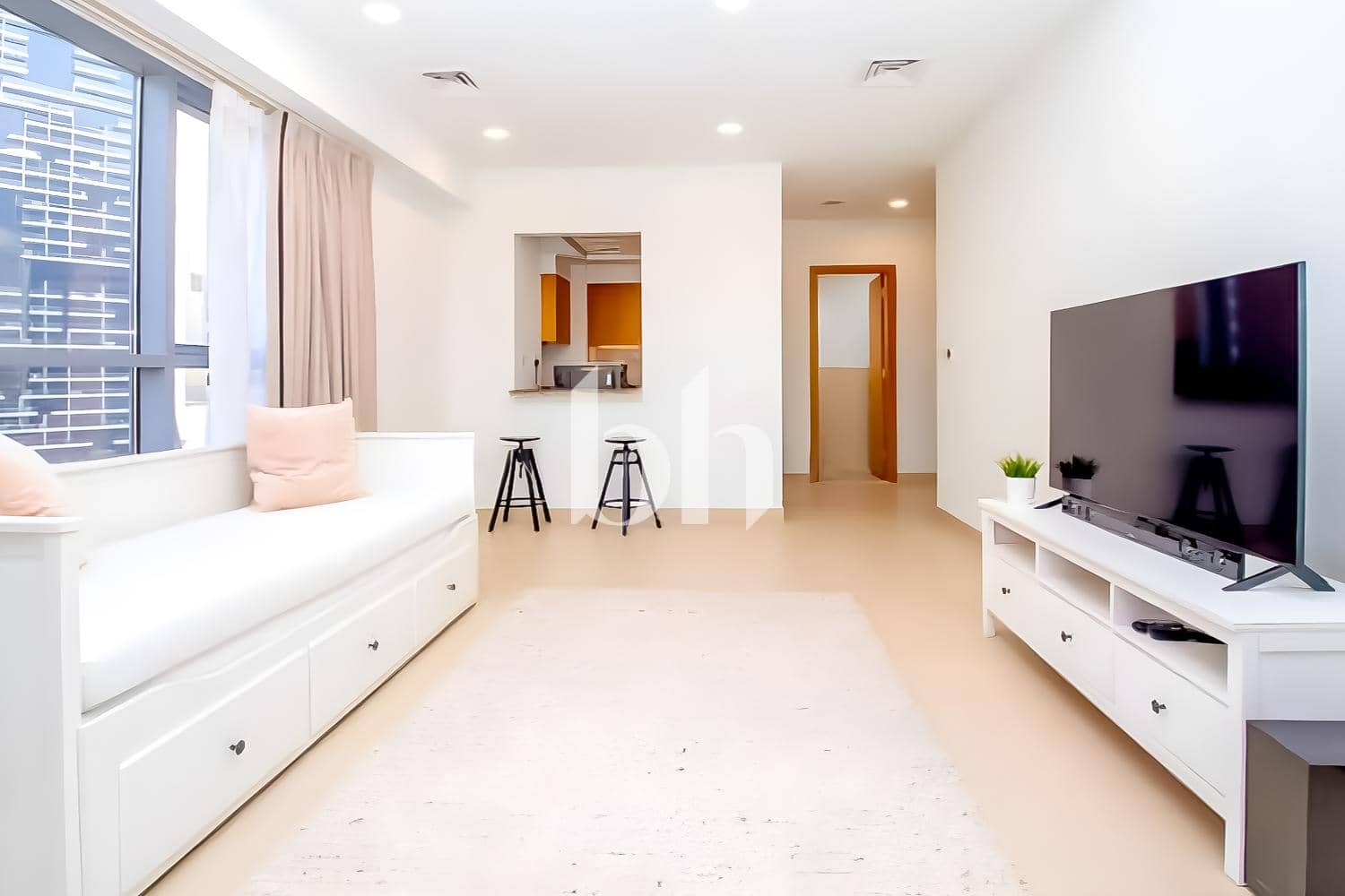 1 Bedroom Apartment in Bellevue Tower 2