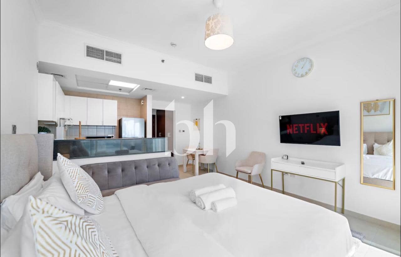 Studio Apartment in Burj Al Nujoom - photo 2
