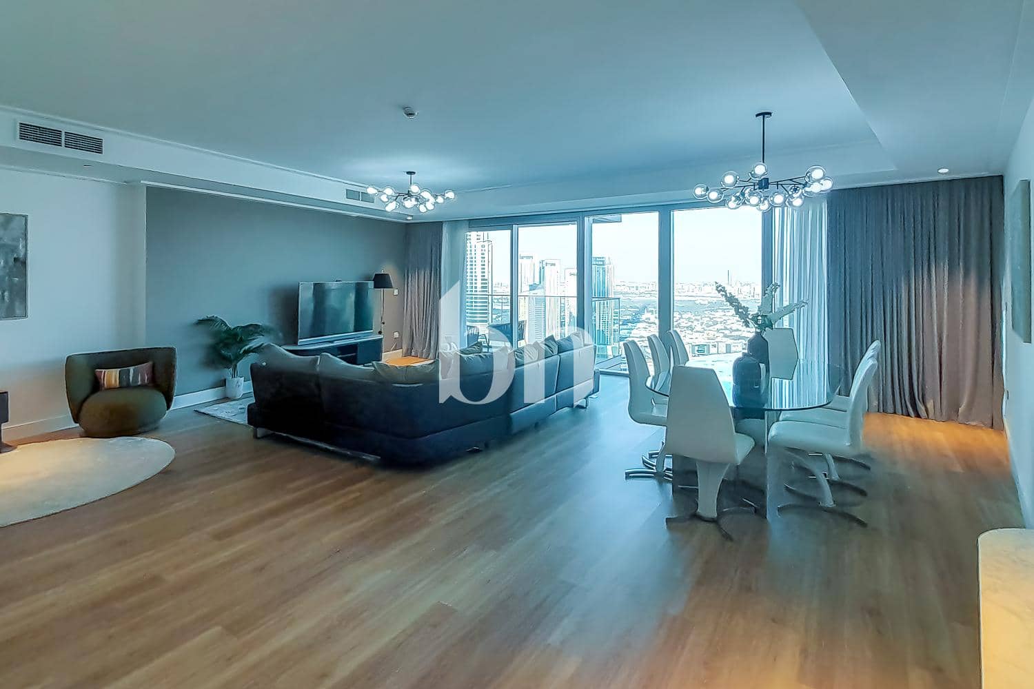 3 Bedroom Apartment in Opera Grand - photo 2