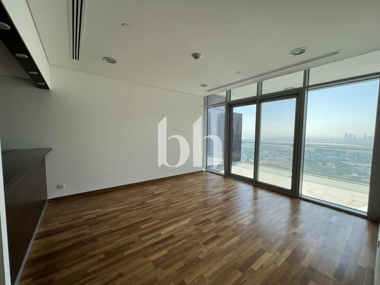 1 Bedroom Apartment in Burj Daman - photo 2