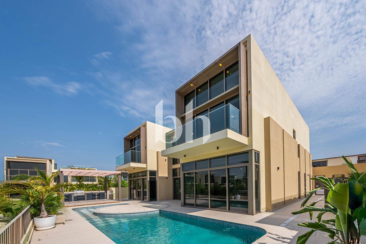5 Bedroom Villa in Golf Place 2