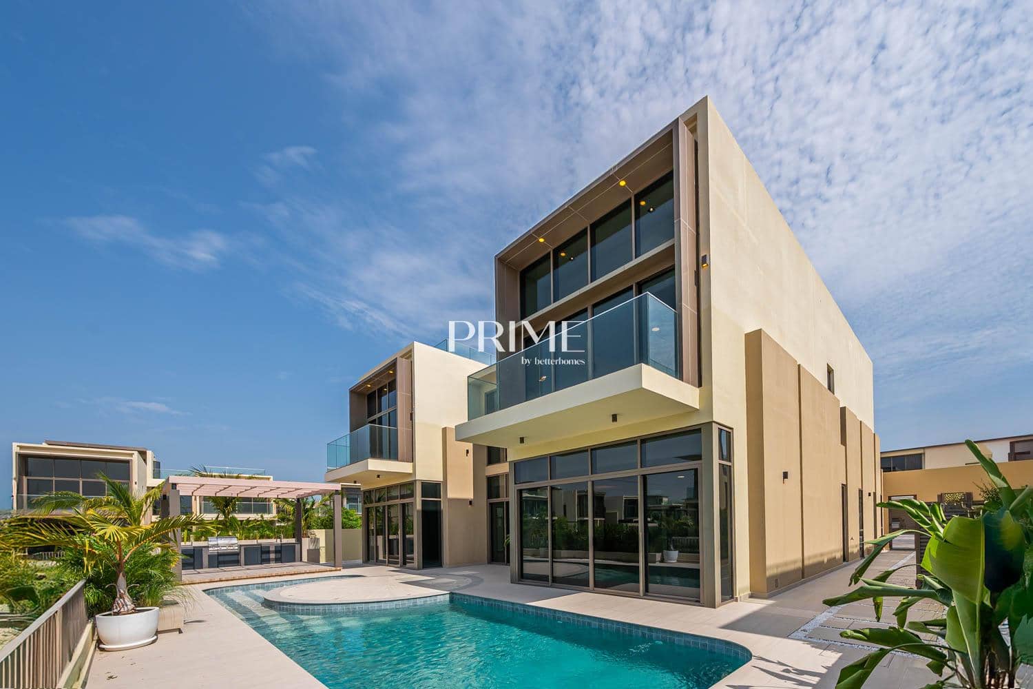 5 Bedroom Villa in Golf Place 2
