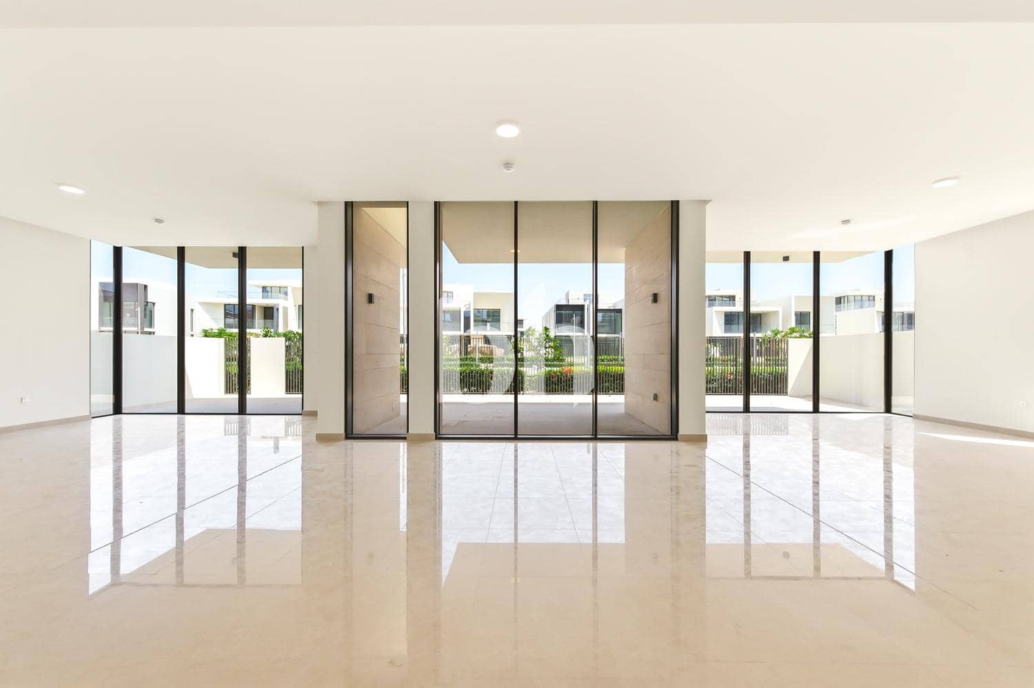 5 Bedroom Villa in Address Hillcrest - photo 1