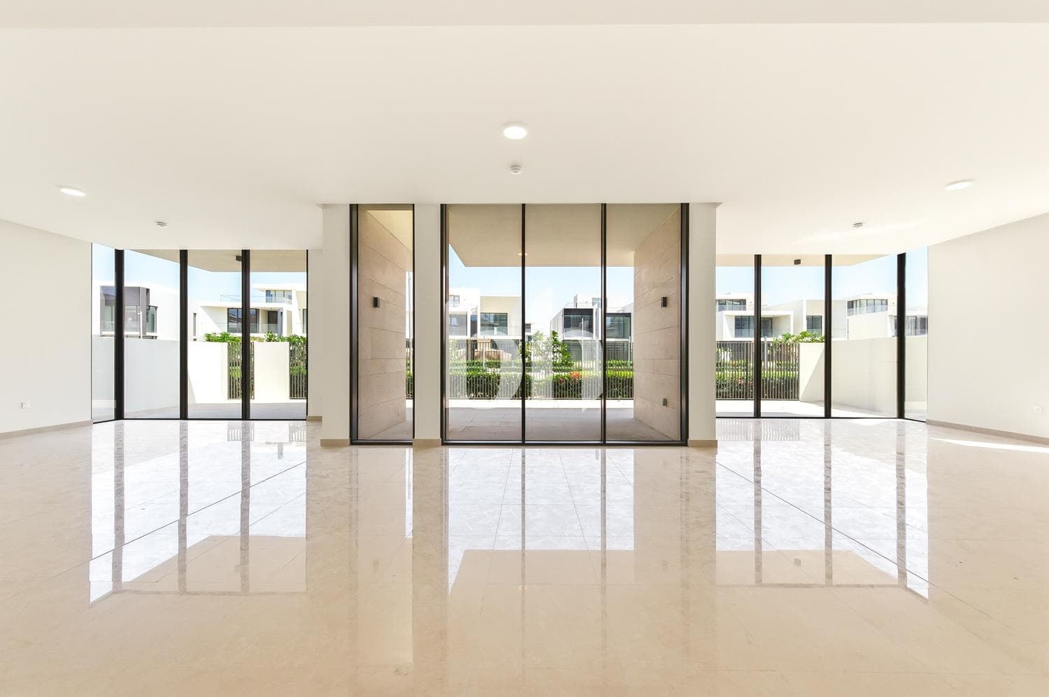 5 Bedroom Villa in Address Hillcrest - photo 1