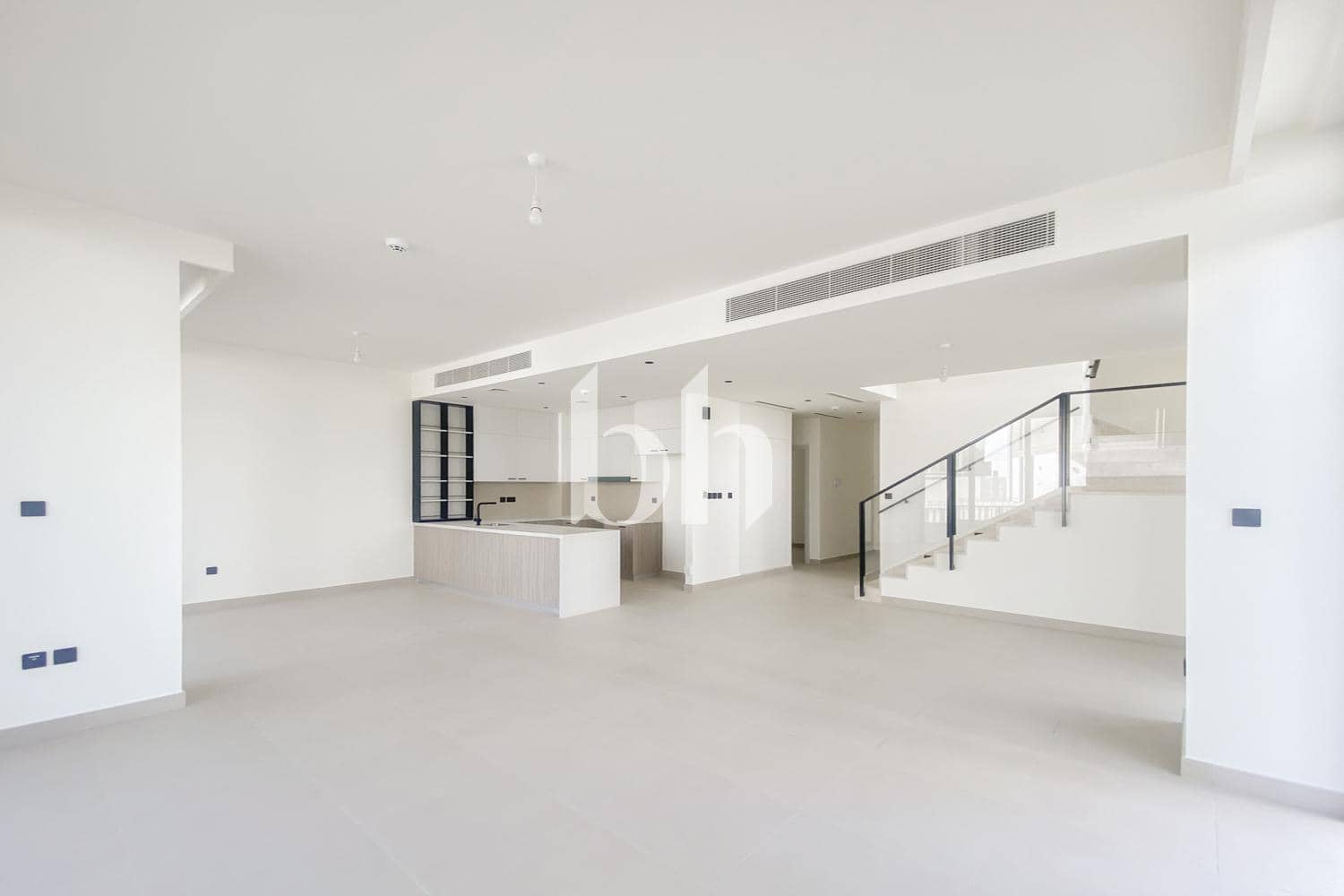 3 Bedroom Villa in Golf Grove - photo 2