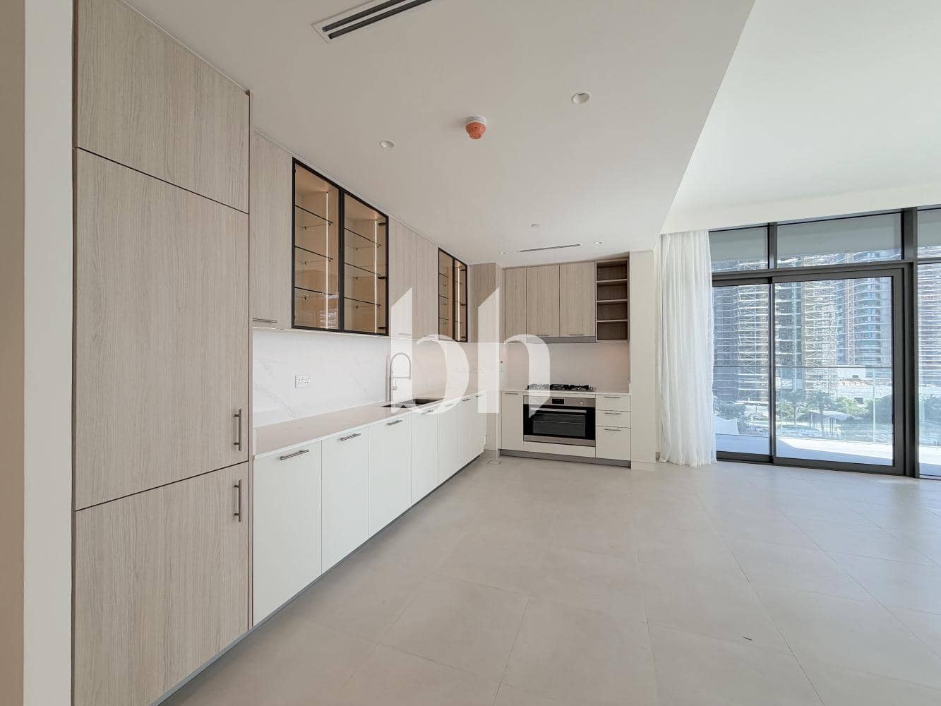 3 Bedroom Apartment in Parkside Views - photo 2