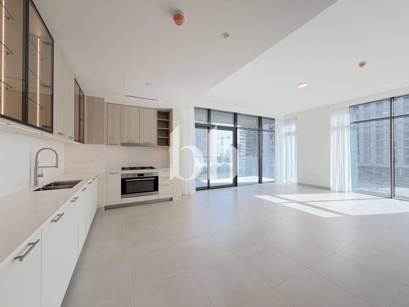 3 Bedroom Apartment in Parkside Views - photo 1