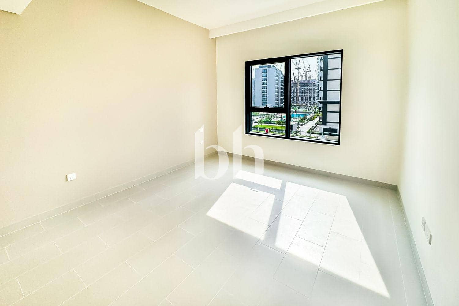 2 Bedroom Apartment in Park Field Tower 2 - photo 1