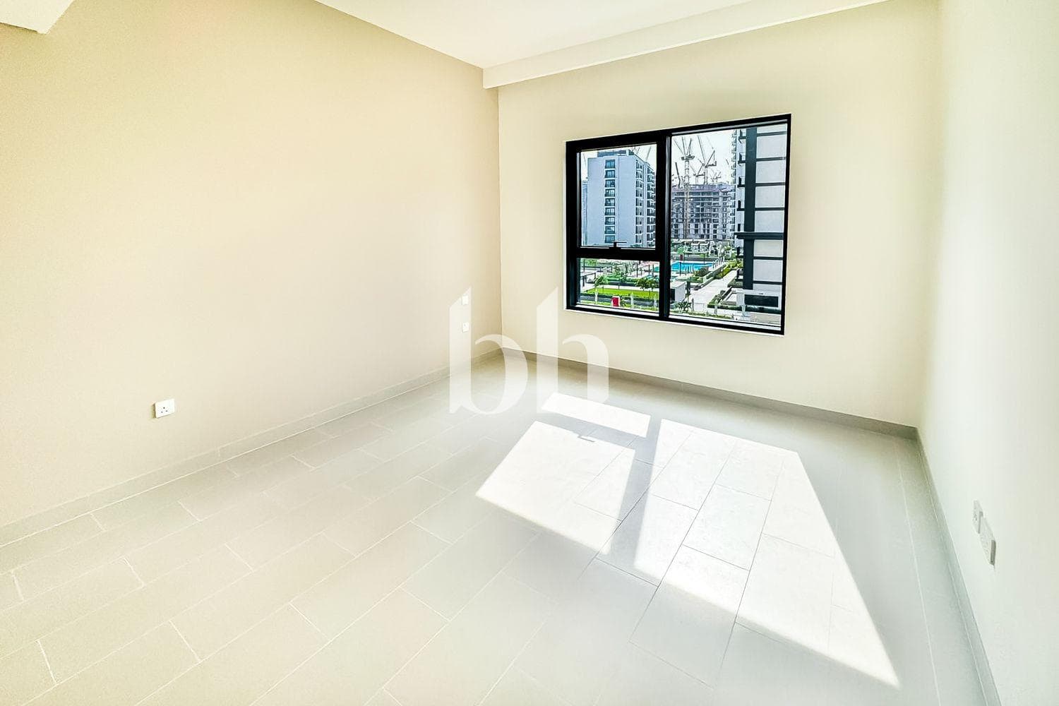 2 Bedroom Apartment in Park Field Tower 2 - photo 1