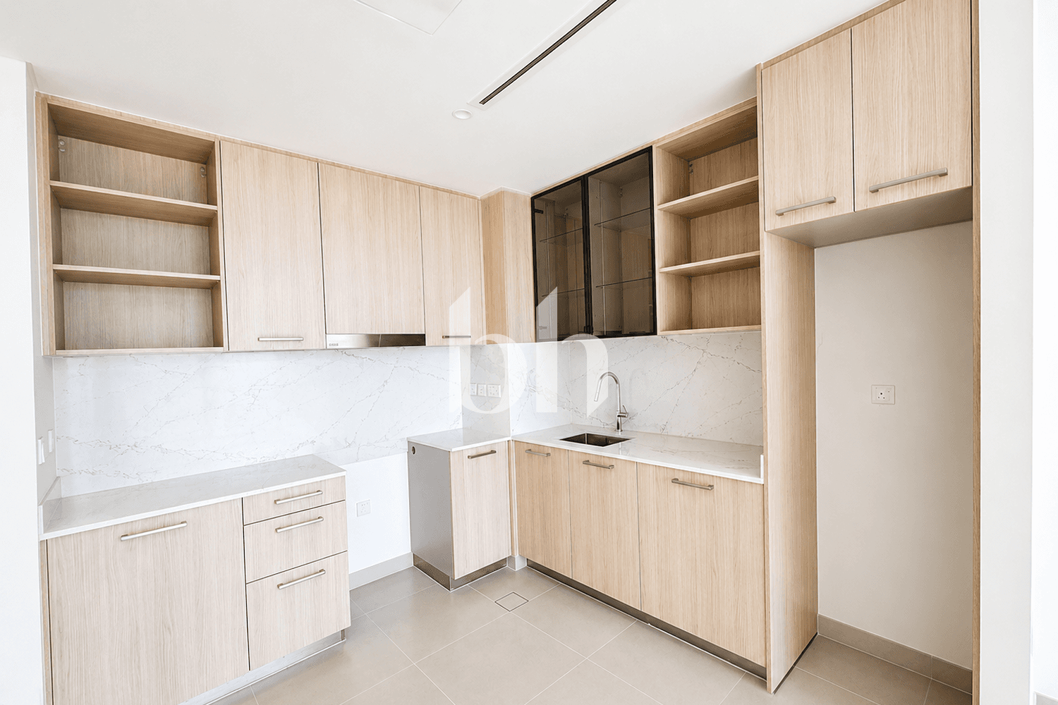 1 Bedroom Apartment in Golf Grand - photo 1
