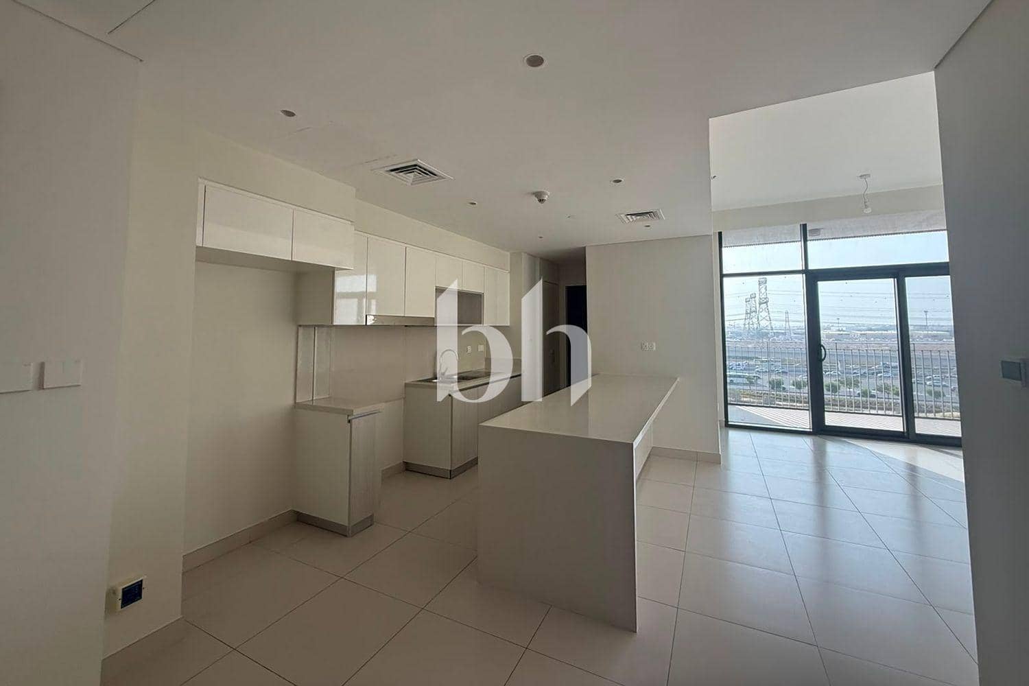 3 Bedroom Apartment in Park Point Building D - photo 2