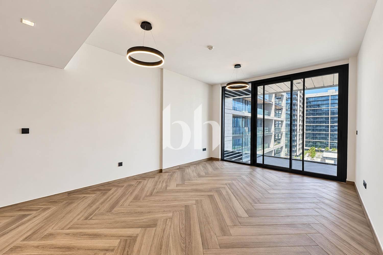 1 Bedroom Apartment in 399 Hills Park A - photo 2