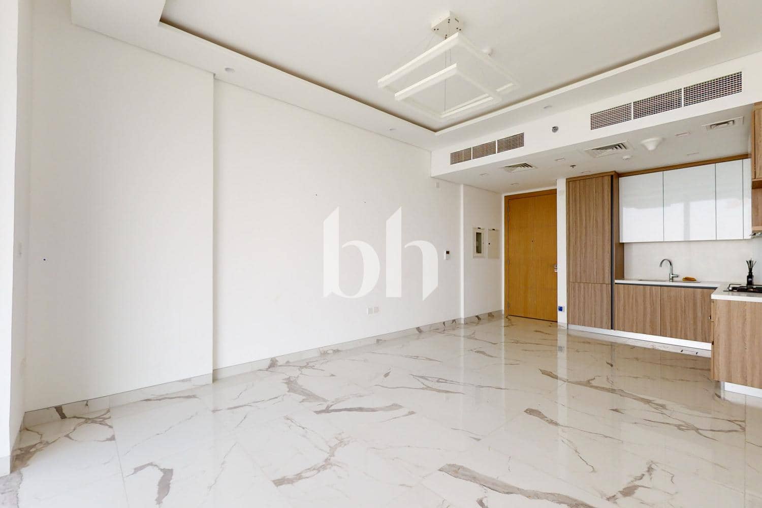 1 Bedroom Apartment in Pinnacle - photo 2