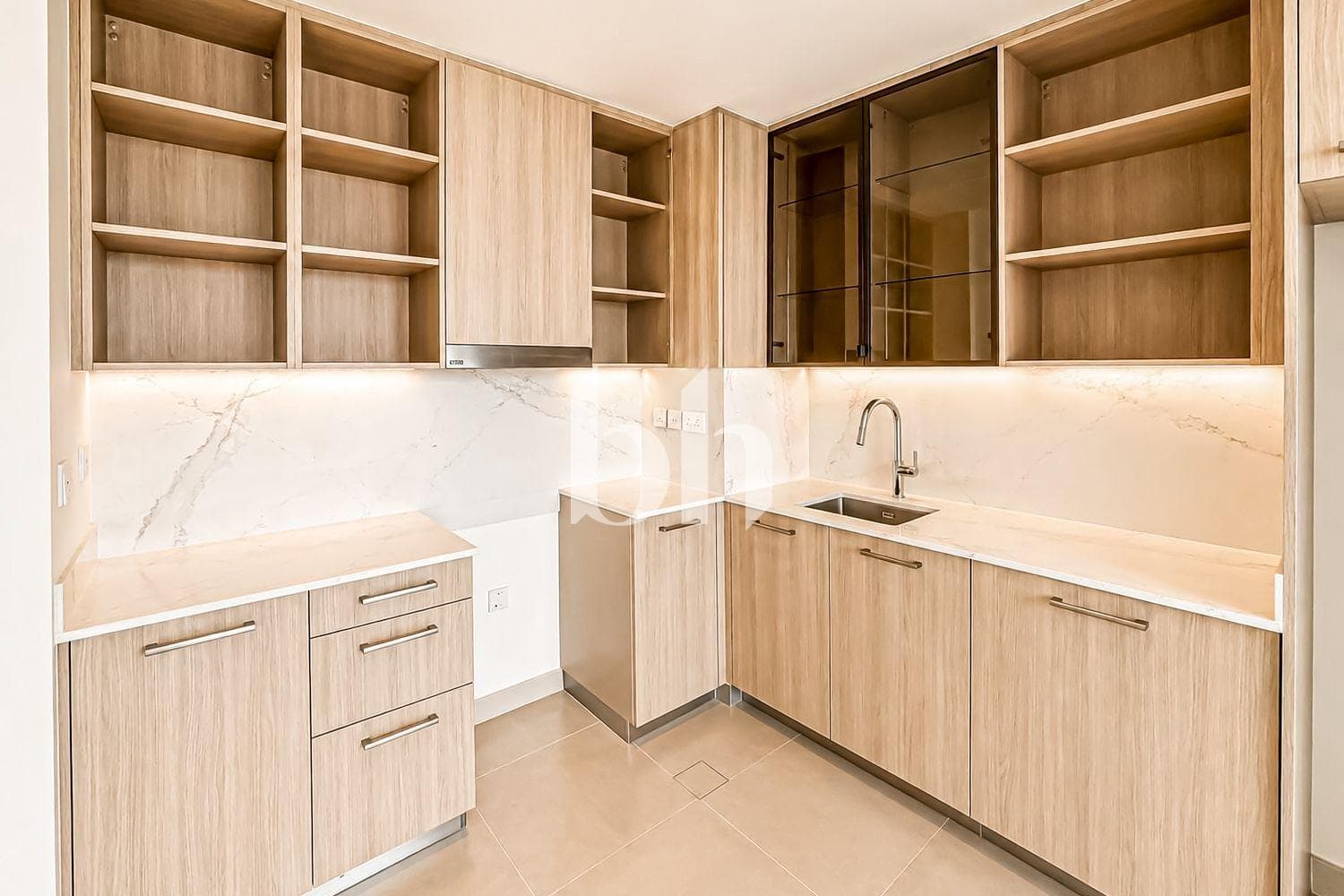 1 Bedroom Apartment in Golf Grand - photo 2