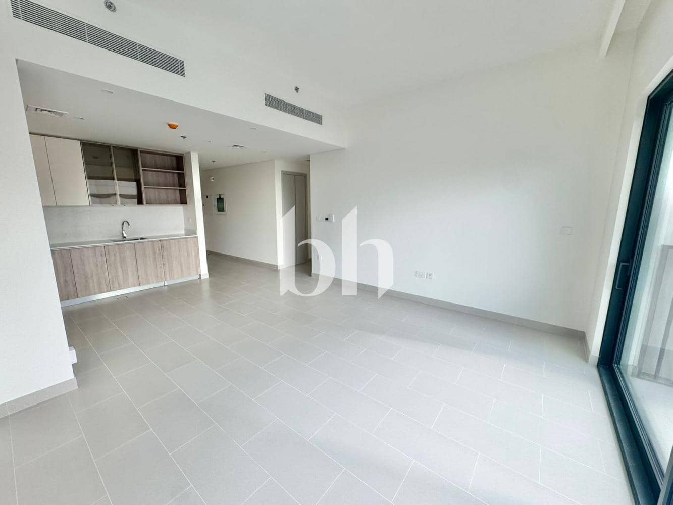 2 Bedroom Apartment in Park Field Tower 2 - photo 2