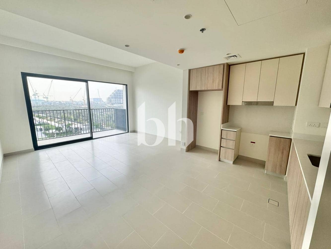 2 Bedroom Apartment in Park Field Tower 2