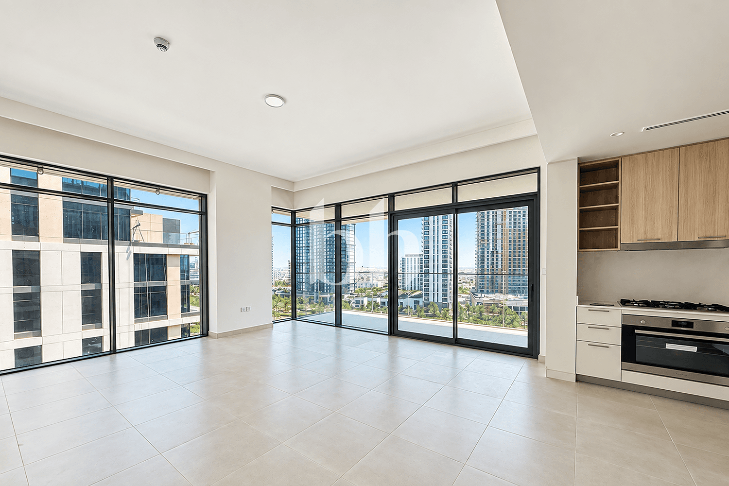 3 Bedroom Apartment in Parkside Views - photo 1