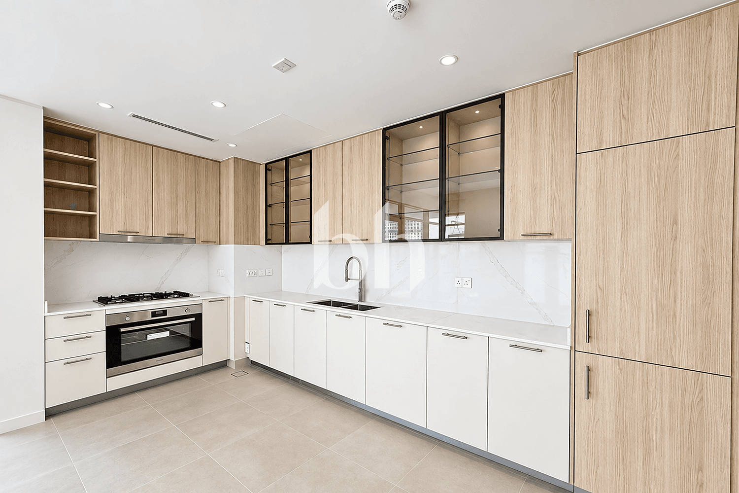 3 Bedroom Apartment in Parkside Views - photo 2
