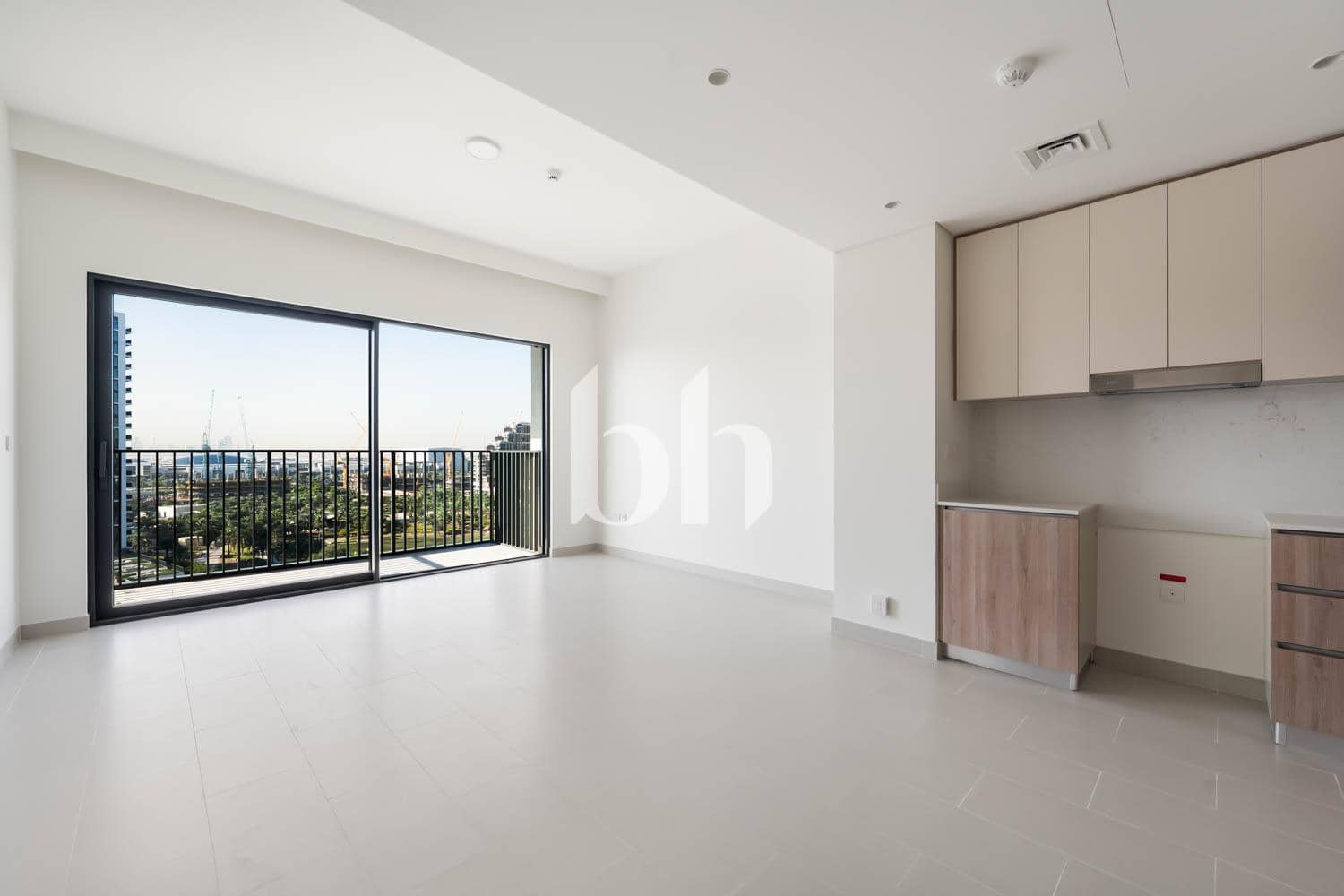 2 Bedroom Apartment in Park Field Tower 2 - photo 2