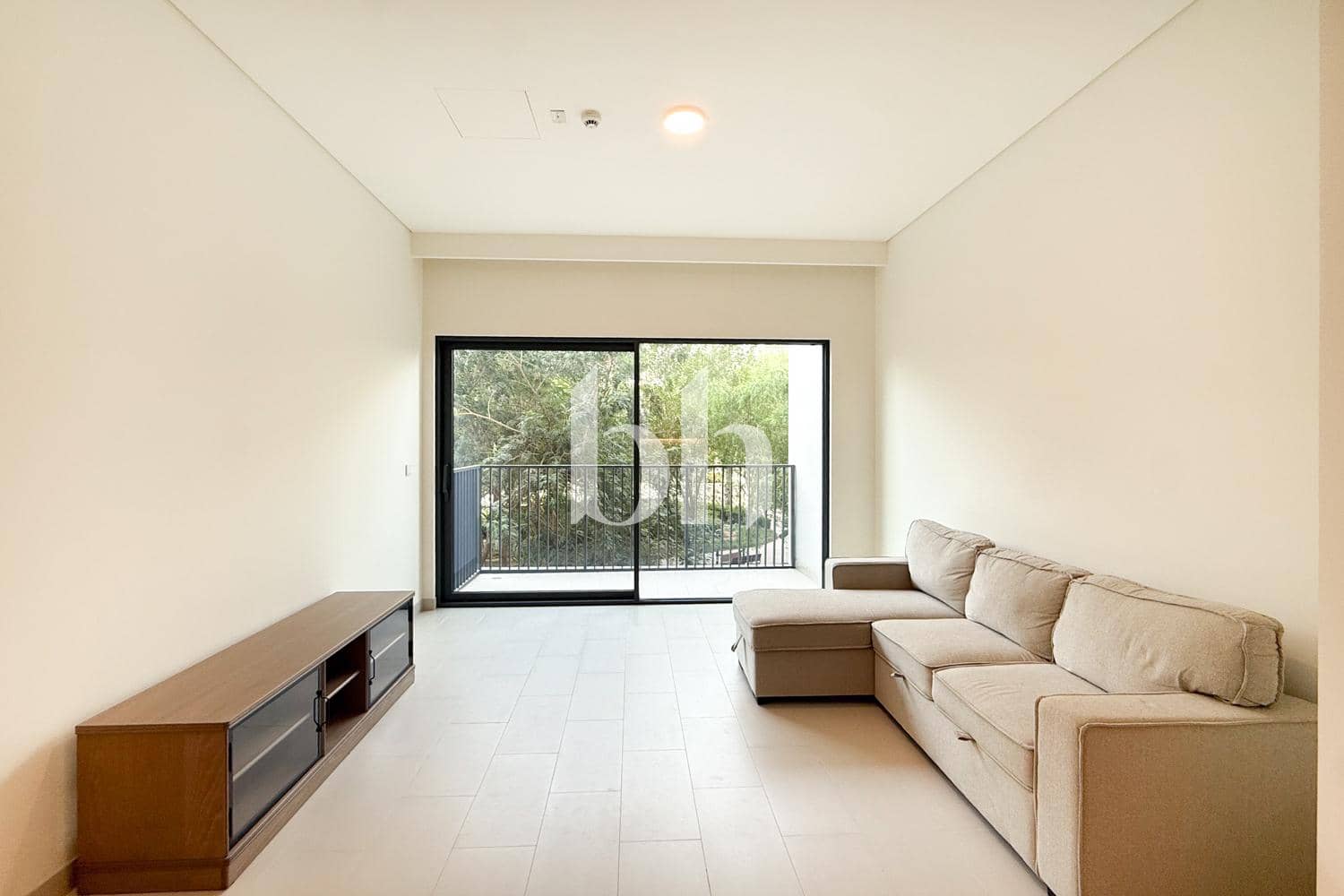 1 Bedroom Apartment in Park Field Tower 2