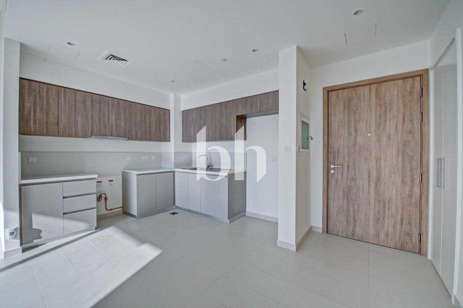 2 Bedroom Apartment in Park Ridge Tower C - photo 2
