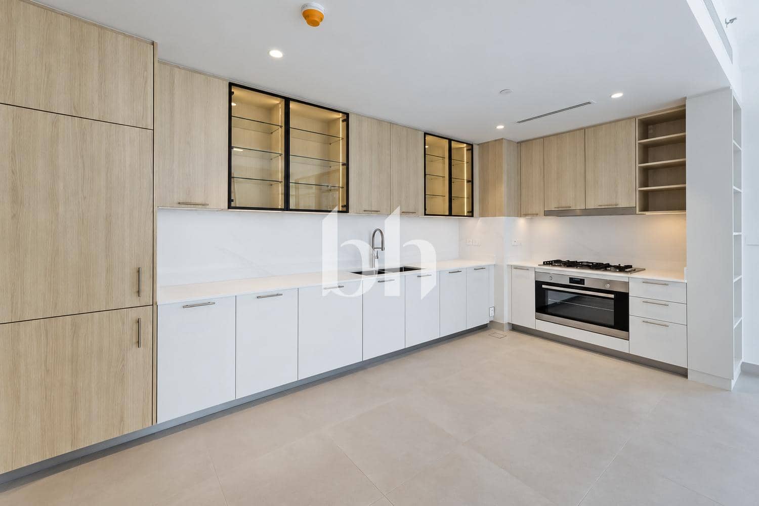 3 Bedroom Apartment in Parkside Views - photo 1