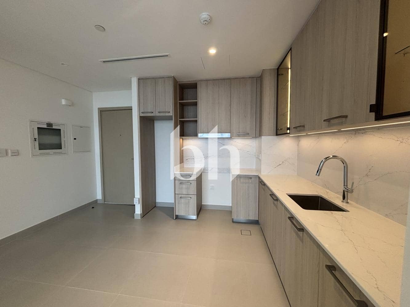 2 Bedroom Apartment in Golf Grand - photo 2
