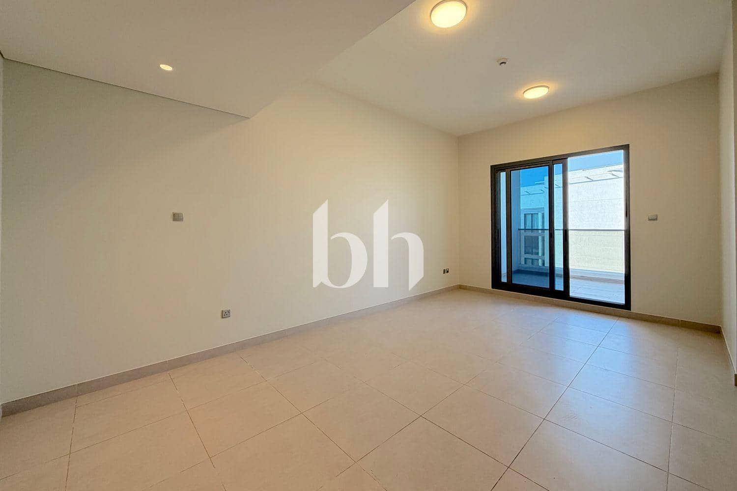 1 Bedroom Apartment in Sway Residences - photo 2