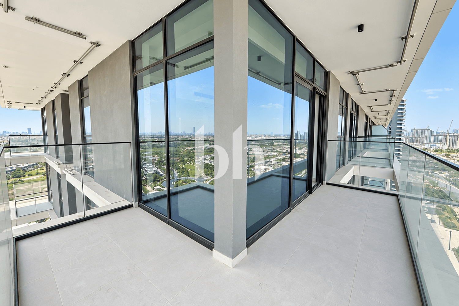 2 Bedroom Apartment in Golf Grand - photo 1