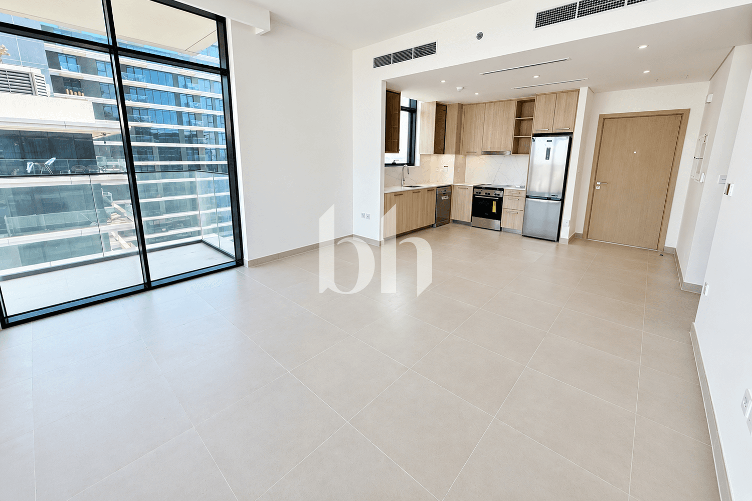 2 Bedroom Apartment in Golf Grand - photo 2