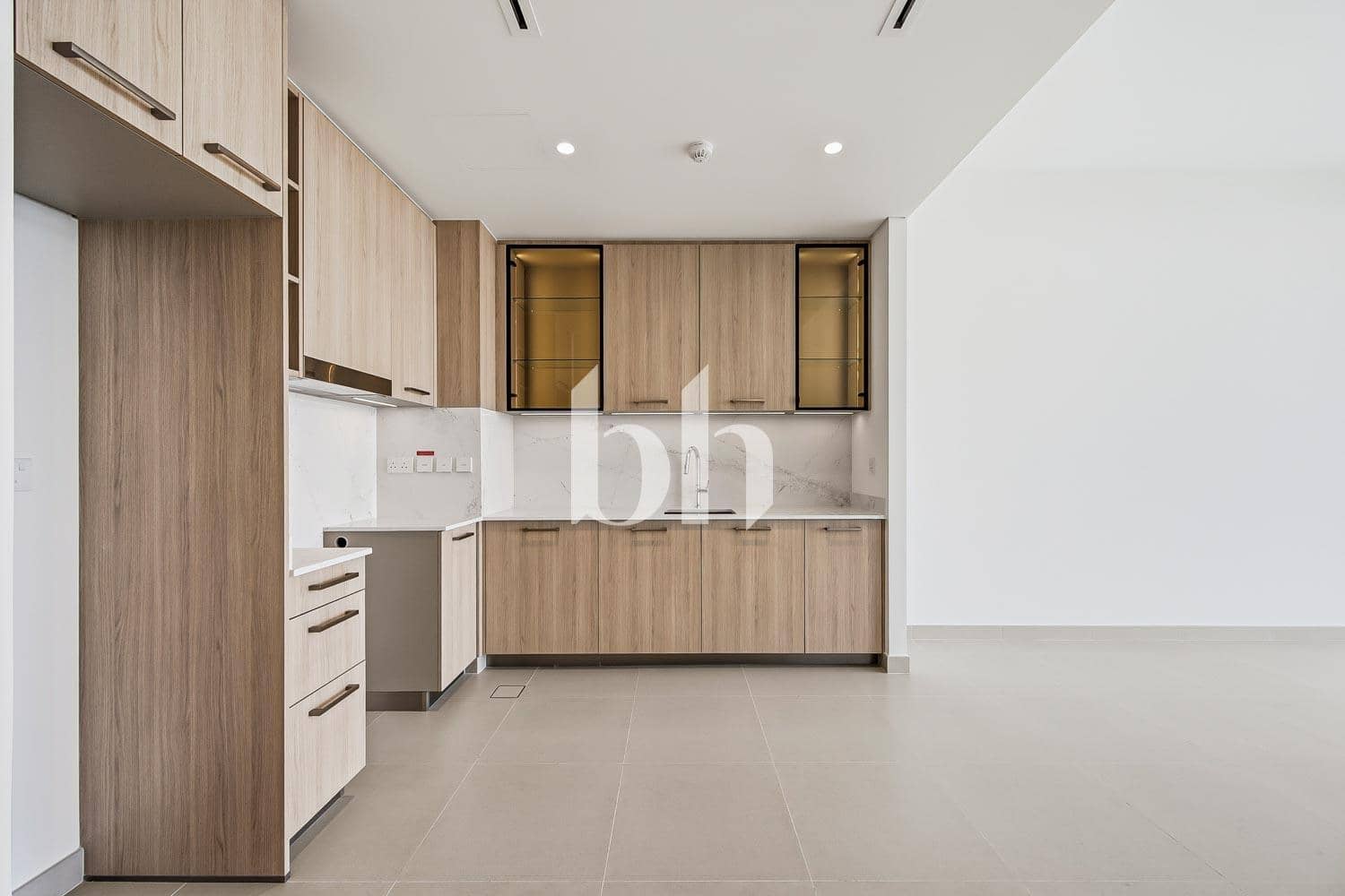 2 Bedroom Apartment in Golf Grand - photo 2