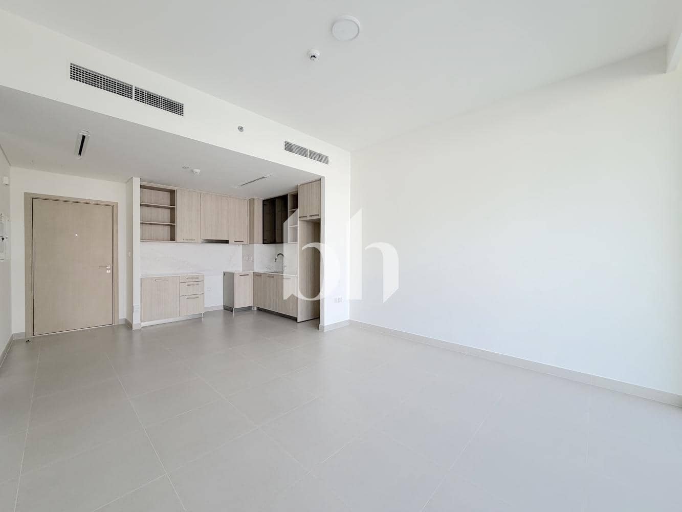 1 Bedroom Apartment in Golf Grand - photo 1